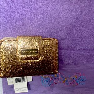 Adrienne vittadini glittery wallet for the girlies 😍
